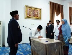 Rotasi Pejabat Pemkab Tanah Datar, Bupati Eka Putra Laksanakan Pelantikan