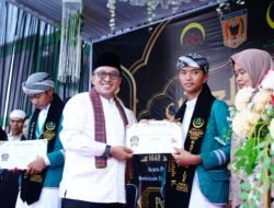 Hadiri Wisuda 30 Juz Ponpes Bina Pewaris Nabi Balai Tangah, Bupati Eka Putra Sampaikan Apreiasi