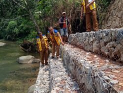 PUPR Lima Puluh Kota Cek Langsung Mutu Pengaman Tebing Batang Sinamar, Ada Volume Surplus